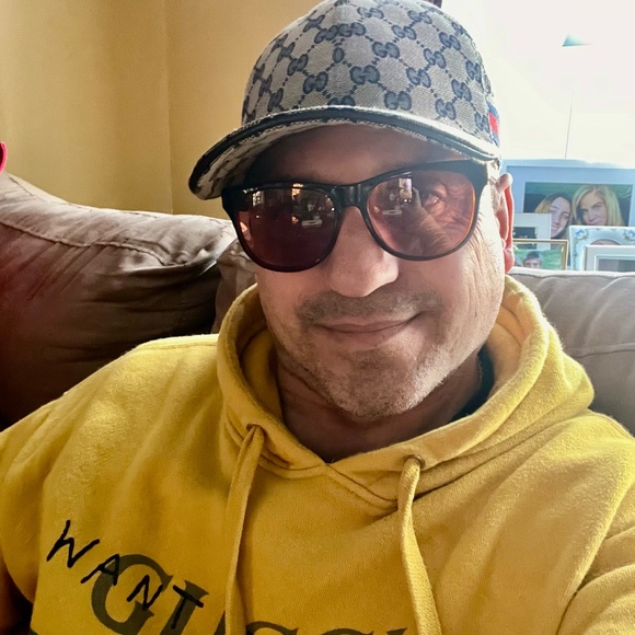 Gucci Wayfare Authentic Sunglasses with Red Tint Lenses-comes as shown. 🇮🇹 - Picture 3 of 11